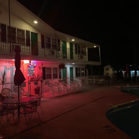 Colonial Motel วิสคอนซินเดลส์ ภายนอก รูปภาพ
